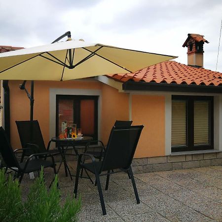 House Ceh Villa Crni Kal ภายนอก รูปภาพ
